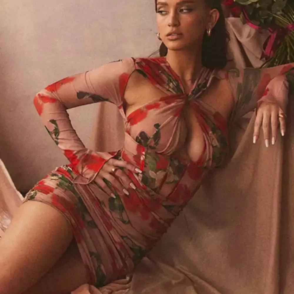Sexy Red and Pink Floral Dress 🌹 - Picture 3 of 6
